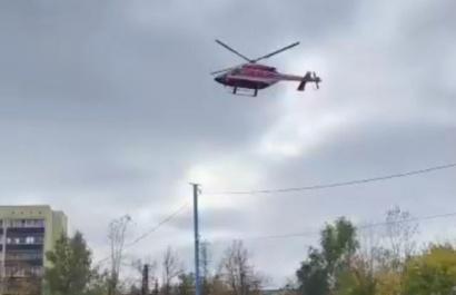 Вертолёт приземлился на стадион во время матча по футболу в Воскресенске