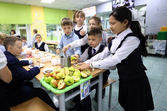 Школьные обеды предлагают разбавить органическими продуктами