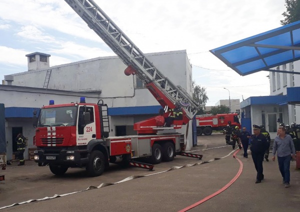 Пожарные провели учения на заводе РТИ в Коломне