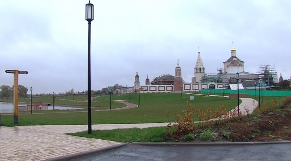 Завершилось благоустройство зоны отдыха у Бобренева монастыря