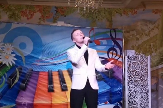 Воскресенский вокалист победил на международном конкурсе