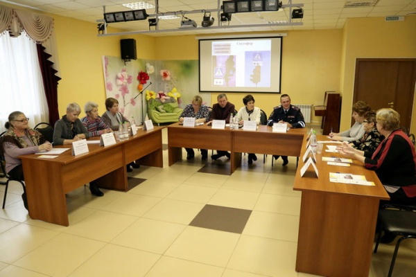 В Луховицах провели круглый стол "ПДД для граждан с нарушением зрения"
