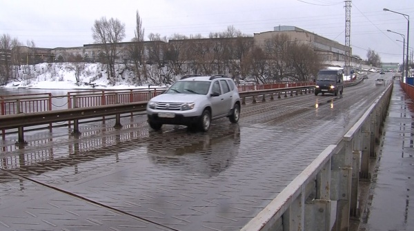 Бесконтрольное движение по Митяевскому мосту