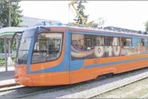 По Коломне курсируют два празднично украшенных трамвая