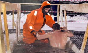 Обеспечение безопасности во время крещенских купаний - задача номер один для спасателей на сегодняшнюю ночь
