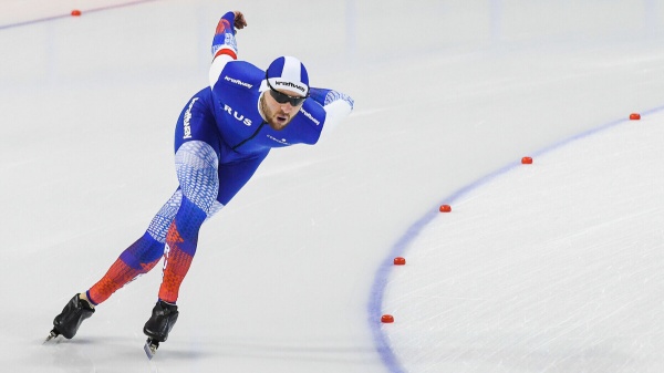 Призёр Олимпийских игр в конькобежном спорте Даниил Алдошкин одержал победу на двух дистанциях