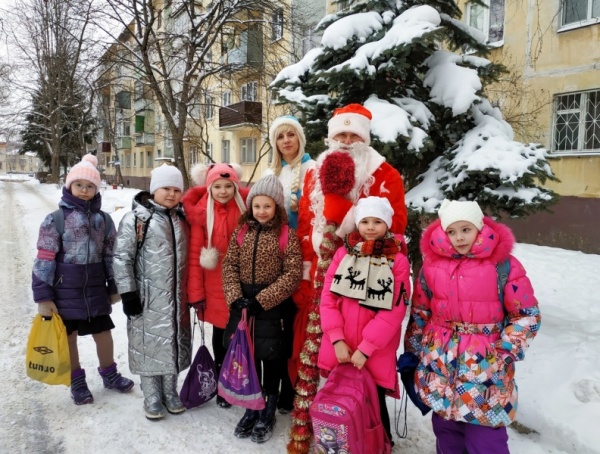 Полицейский Дед Мороз пришёл к детям в Воскресенске