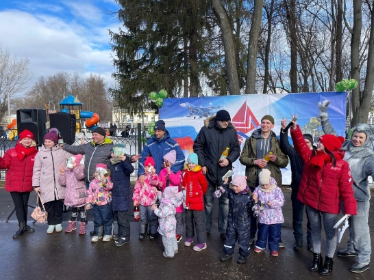 Семейный праздник в парке Мира посвятили Дню защитника Отечества
