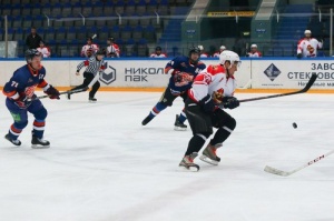 Хоккей: матч Пески-Лукерьино завершился со счетом 4:1 