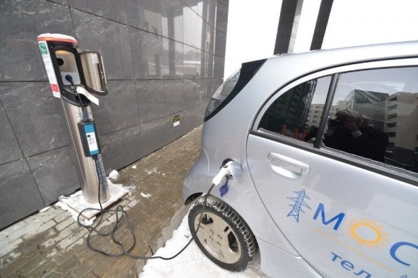 Зарядки для электромобилей появятся на платных парковках в регионе