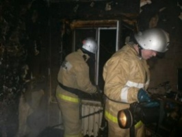 В Красной Пойме сгорела квартира: из задымленного помещения спасли трех женщин и ребенка