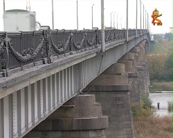 Несовершеннолетние девушки делали опасное селфи на Щуровском мосту