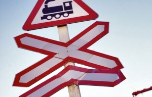 На станции Пески и платформе Хорошово закрыты железнодорожные переезды
