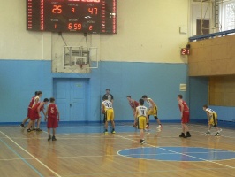 Коломенские баскетболисты в упорной борьбе уступили команде БК "Лобня"