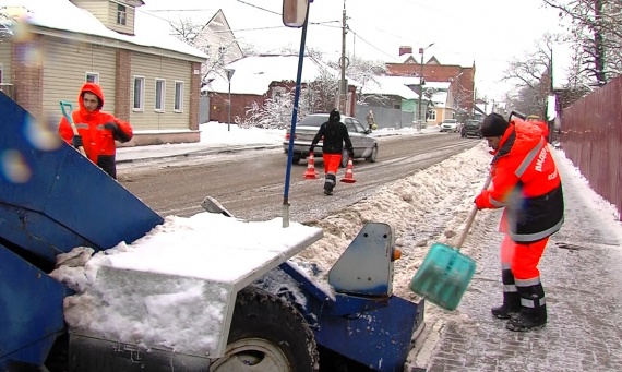 Глава округа проверил качество уборки снега на городских улицах