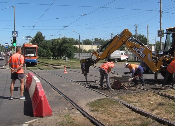 В Коломне ремонтируют трамвайные пути