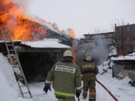 На улице Козлова сгорела постройка