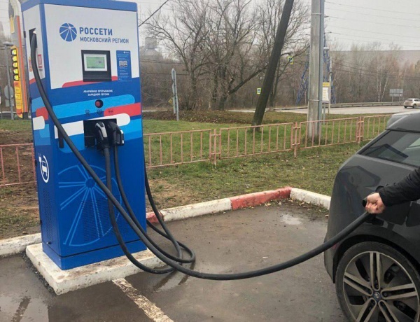 В Щурове установили новую зарядку для транспорта