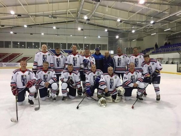 Озёрские ветераны хоккея одержали победу
