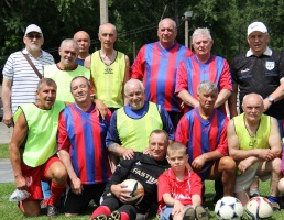 Щуровские ветераны футбола стали победителями традиционного матча