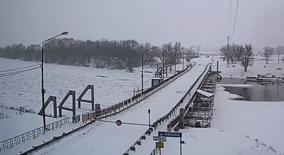 Митяевский мост закрыт в связи с уборкой снега