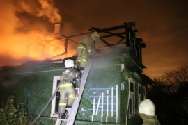 Вчера вечером в Коломенском районе сгорел дом