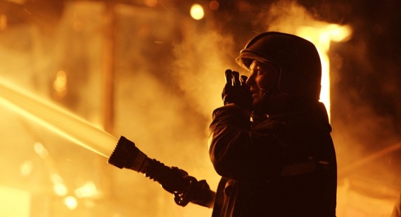 При пожаре в Семеновском пострадал человек
