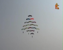 В День парашютиста в небе над Коломной установили новый рекорд