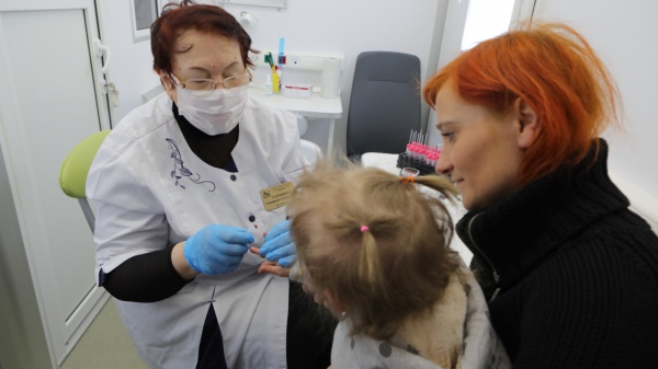 Детей из Луганска и Донецка, размещённых в Зарайске, обследовали врачи