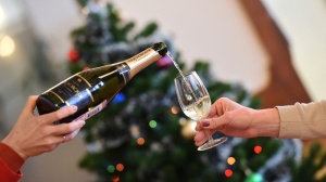 После отстоя пены требуйте долива: к Новому году подорожает шампанское