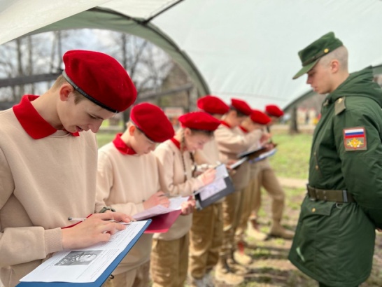 Егорьевцы приняли участие в военно-патриотической игре "Юнармия, вперед!"