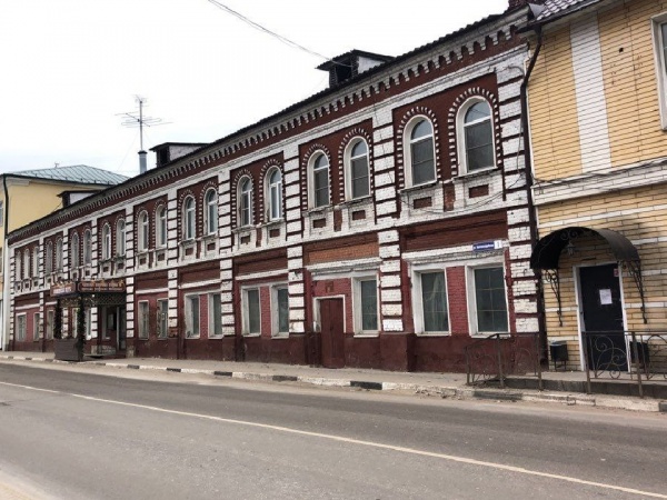 На улице Красногвардейской продолжается капитальный ремонт старинного здания