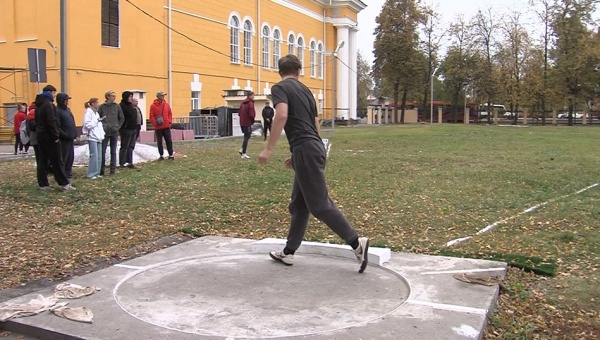 В секторе для метаний стадиона "Авангард" прошло открытое первенство городского округа