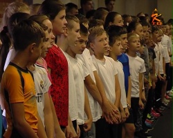 В конькобежном центре "Коломна" дети соревновались в сдаче норм ГТО
