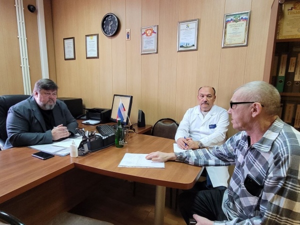 Главный врач Коломенской больницы провёл выездную встречу с жителями в Сергиевской поликлинике