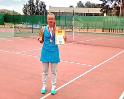 Теннисистка Екатерина Рыбалка привезла в Коломну золотую и серебряную медали