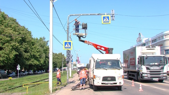 Очередной регулировщик появился на оживлённой городской магистрали