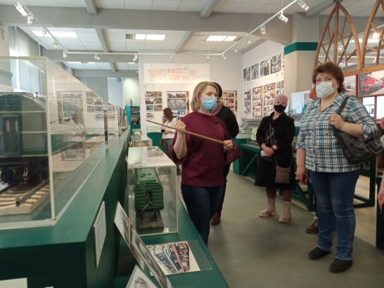 Экскурсоводы посетили музей Коломенского завода