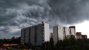 МЧС предупреждает о грозе и граде в Подмосковье в четверг