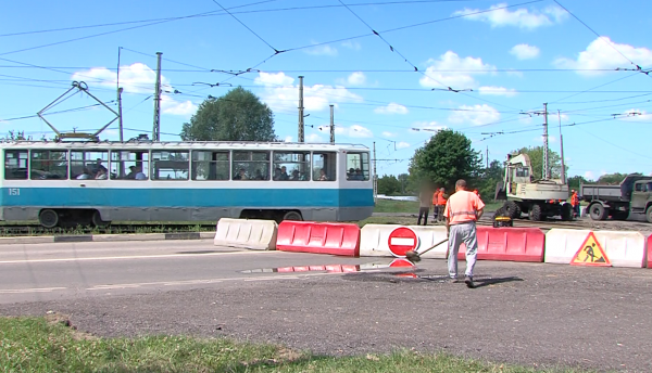 Начался большой ремонт трамвайного переезда на перекрёстке улиц Астахова и Девичье Поле