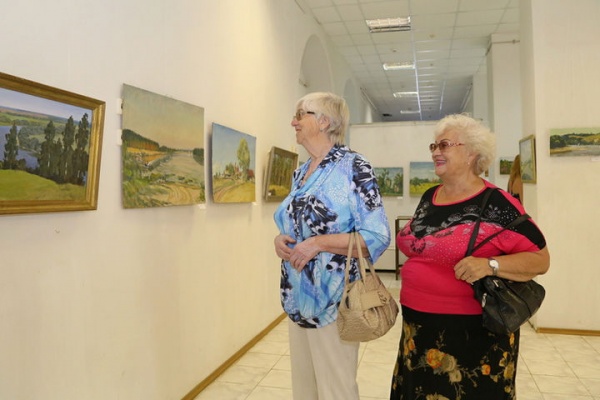 Работы художников, участвовавших в пленэре "Земля Луховицкая", можно увидеть на выставке