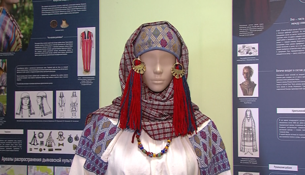 В усадьбе купцов Лажечниковых показали эволюцию женского костюма