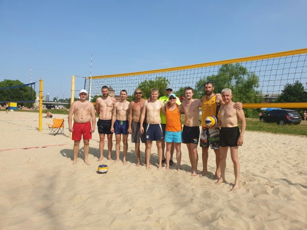 На выходных прошли соревнования по пляжному волейболу