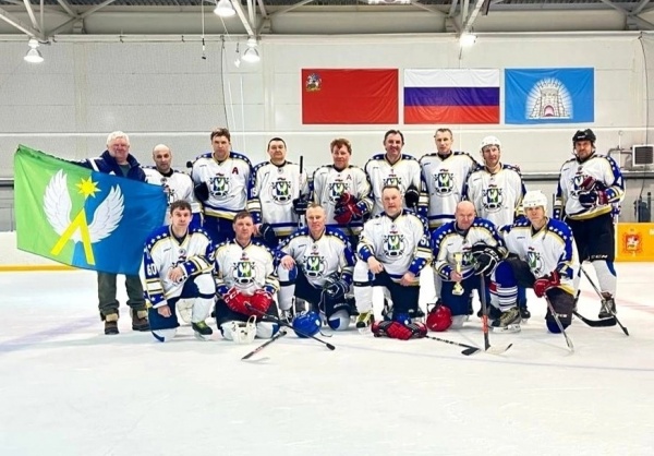 Луховицкие хоккеисты завоевали бронзу на первенстве области по хоккею