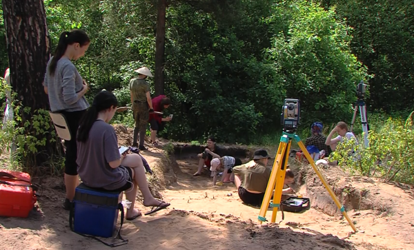 Коломенские археологи работают в "полях"