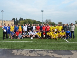 В СК «Непецино» прошел районный турнир по футболу среди ветеранов