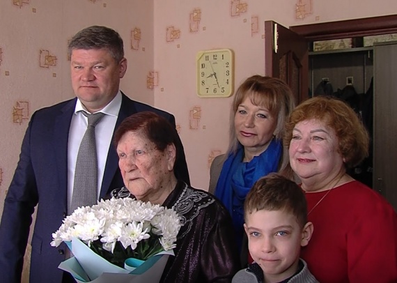 Глава округа поздравил труженицу тыла Екатерину Ивановну Ковакину с 95-летним юбилеем
