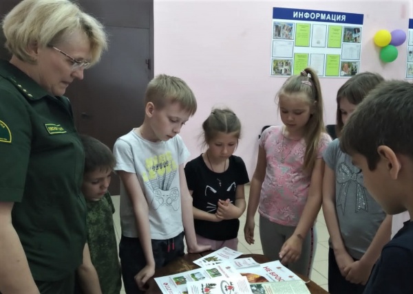 Жителям села Сосновка рассказали о правилах поведения в лесу