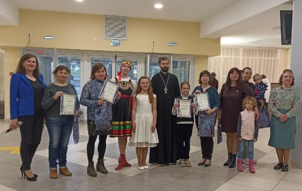 Участников "Пасхального вернисажа" наградили в ДК "Коломна"