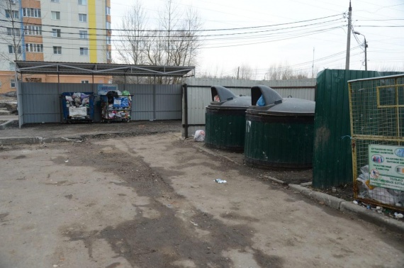 С жителями домов по проспекту Кирова обсудили содержание контейнерной площадки